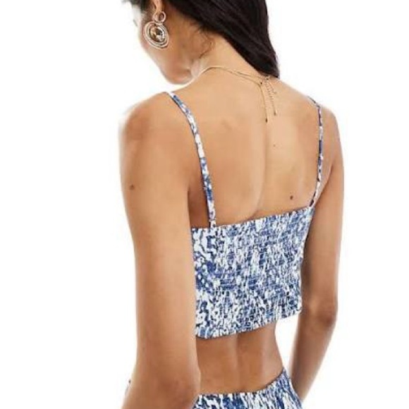 Abercrombie blue and white cropped tank size Medium - Picture 2 of 3